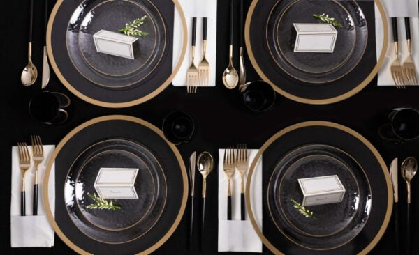 32 Piece Combo Clear Hammered Round Plastic Dinnerware Set (16 Servings) - Organic Hammered