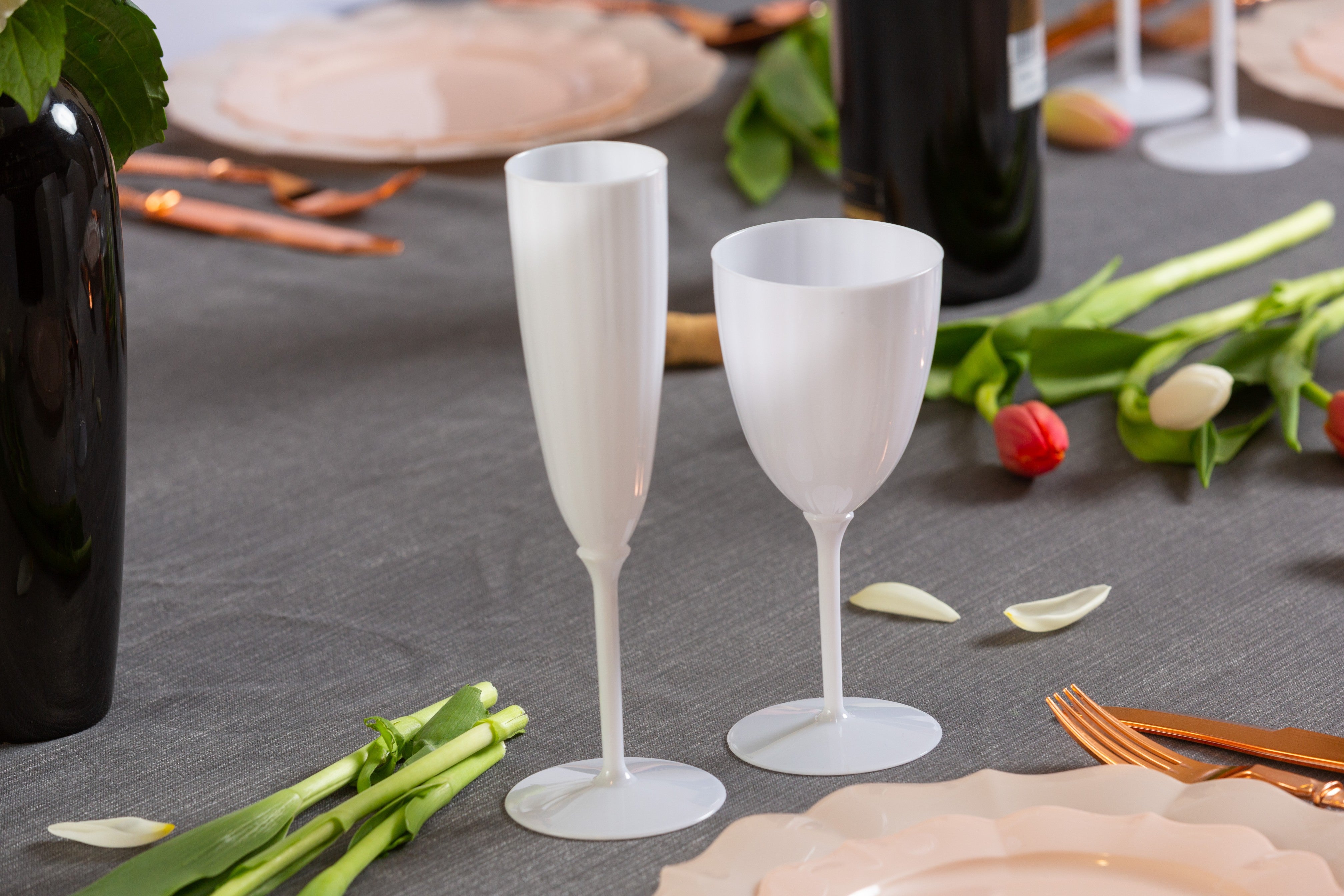 4 oz White Plastic Wedding Champagne Flute - 1-Piece - 2 1/4 x 2 1/4 x 7  1/2 - 100 count box