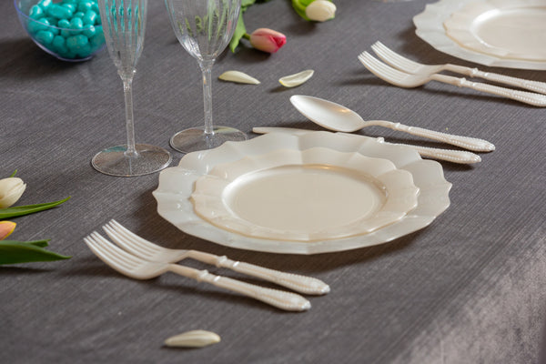 40 Pack Pearl Round Plastic Dinnerware Value Set (20 Guests) - Scalloped