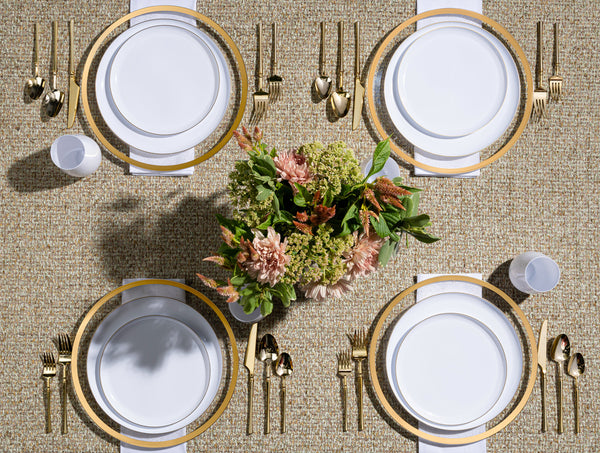 20 Pack White and Gold Round Plastic Dinnerware Set (10 Guests) - Edge